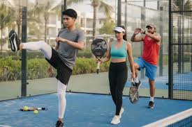 Pemanasan sebelum main padel